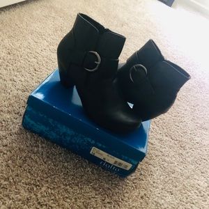 Rialto little boots size 10